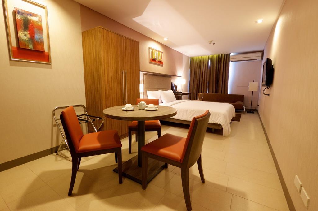 Best Western Antel Spa Hotel Suites Makati City Room photo