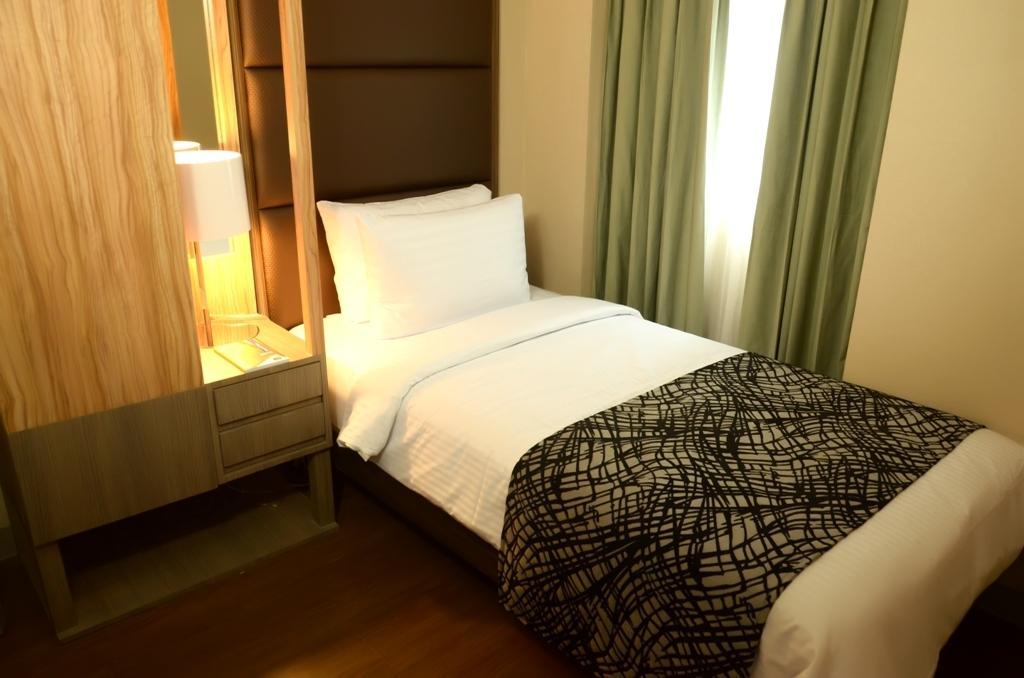 Best Western Antel Spa Hotel Suites Makati City Room photo
